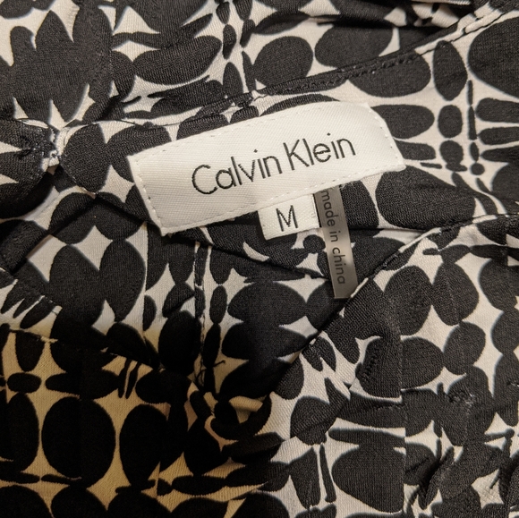 Calvin Klein size Medium sleeveless top - Picture 6 of 6